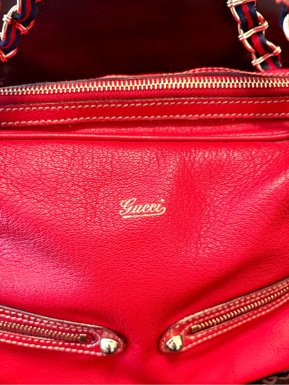 Gucci Red Leather Shoulder Bag with Gold-Tone Chain Straps - Picture 5 of 13